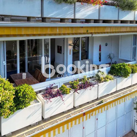Apartment Petunias Apartament Per 6 Persones Amb Piscina Comunitaria A Politur, A 10 Minuts De Cala Rovira